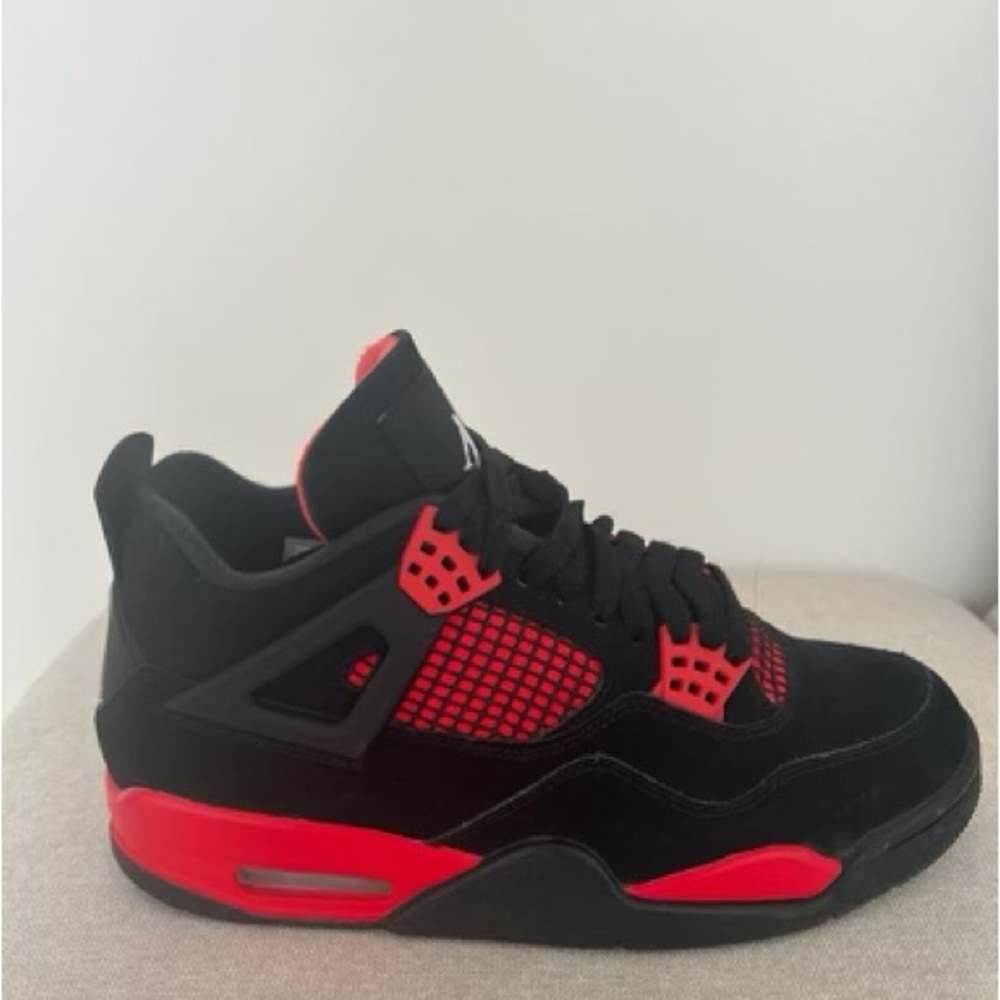 Jordan 4 Red Thunder size 8